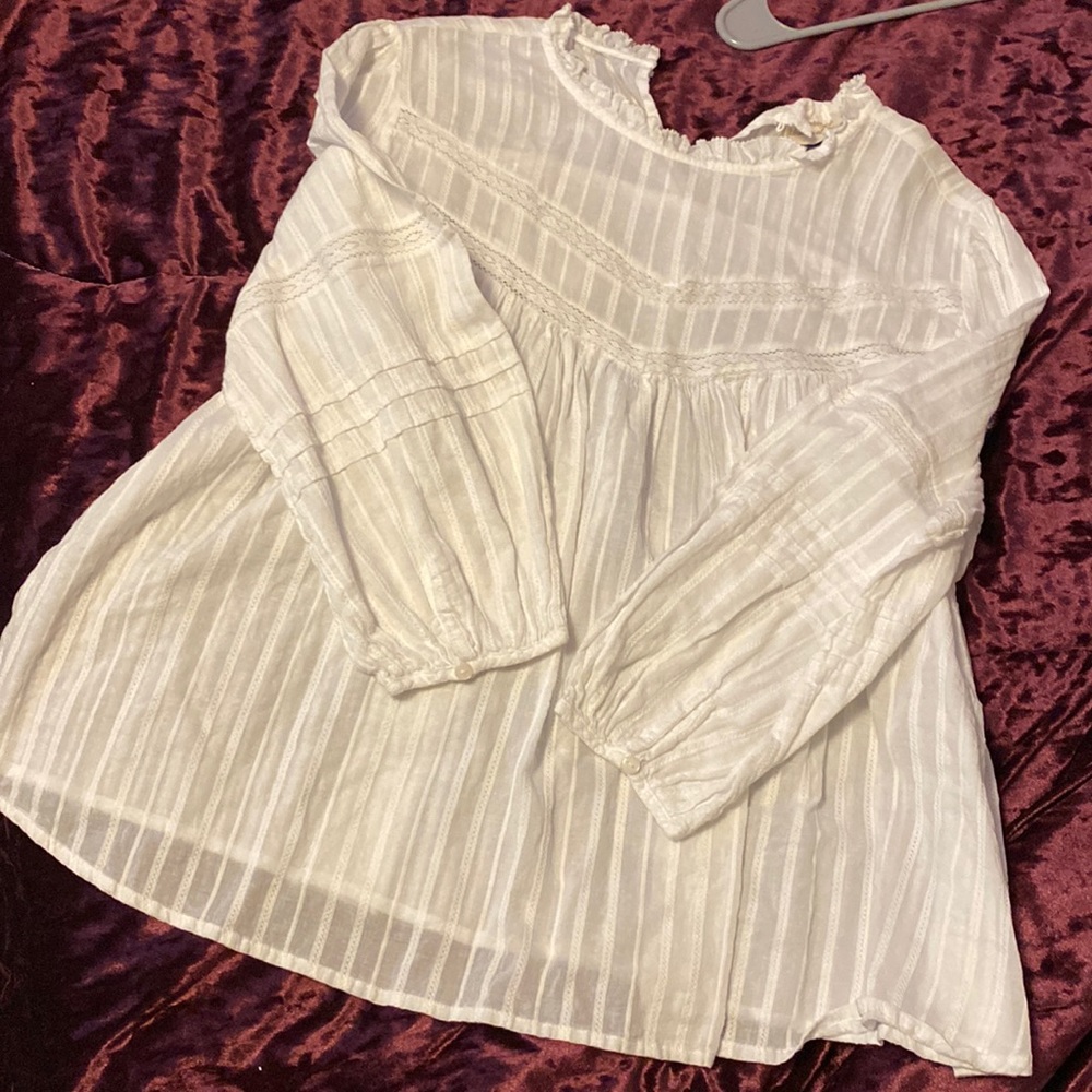 White semi long sleeve shirt